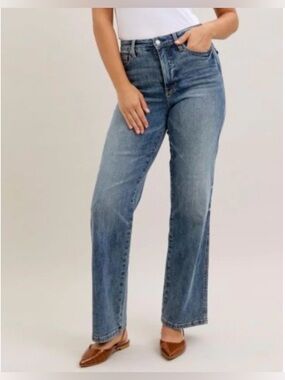 Judy Blue Mid Wash Tummy Control Straight Leg Jeans